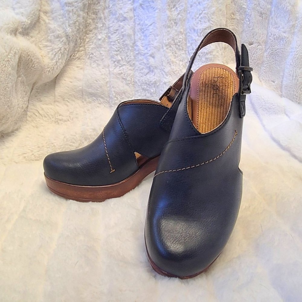 b.o.c. Women's Cecila Slingback Platforms